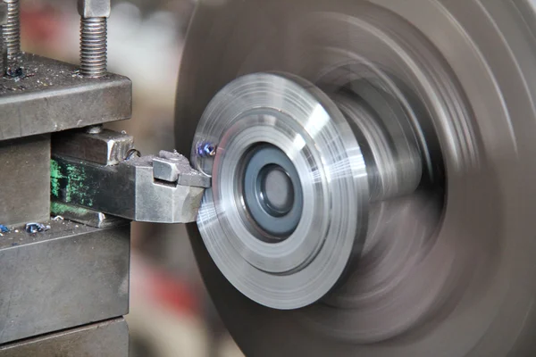 eylem Torna Makinesi