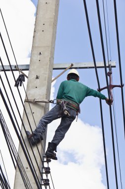 Elektrik iletim hatları tamiri