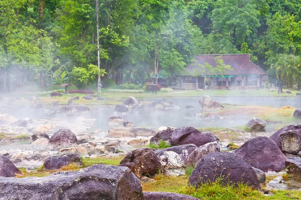 Termas en el parque nacional Chae Son —  Fotos de Stock