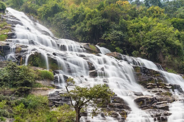 Mae Ya waterfall — Stock Photo, Image