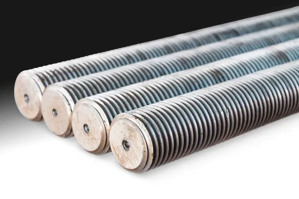 çelik çiviler (studbolts)