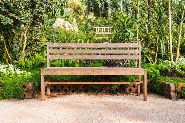 Wooden garden bench — Stock Photo, Image