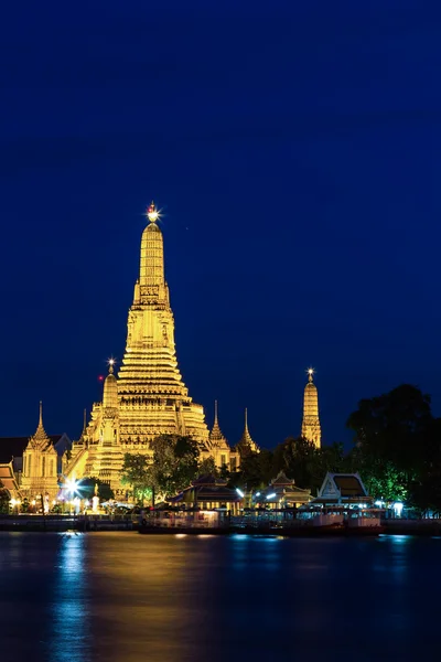 黄昏王庙Wat arun za soumraku — 图库照片