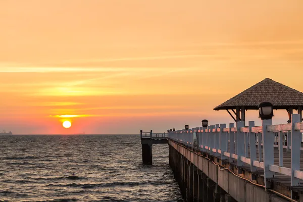 Захід сонця на пристані — стокове фото