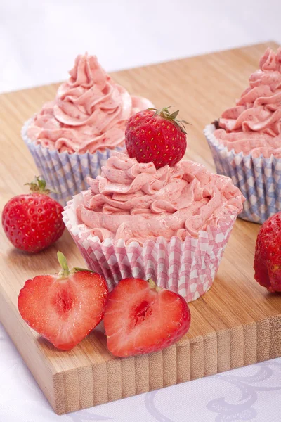 Jordgubb cupcakes — Stockfoto