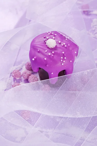 핑크에서 웨딩 tartlet 배열 한다 — 스톡 사진