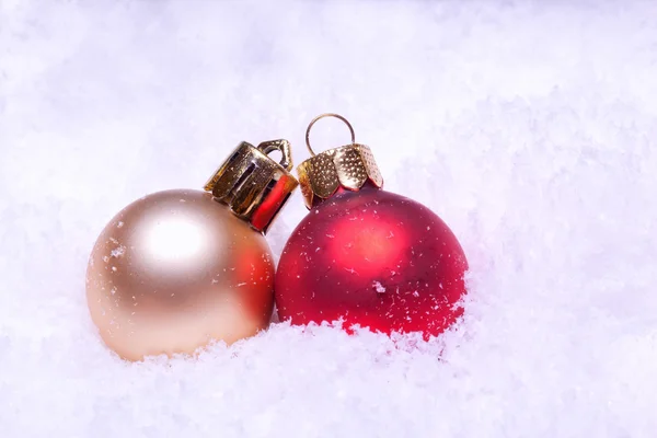 Glänzende bunte Weihnachtskugeln — Stockfoto