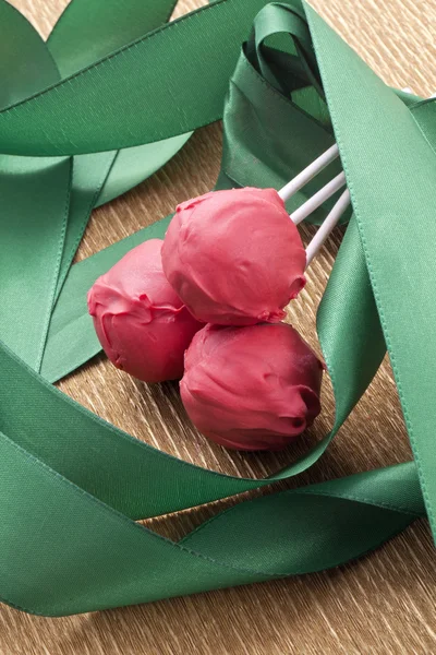 Red cake pops — Stock Photo, Image