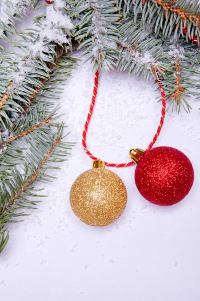 Coloridos adornos de bolas de Navidad — Foto de Stock