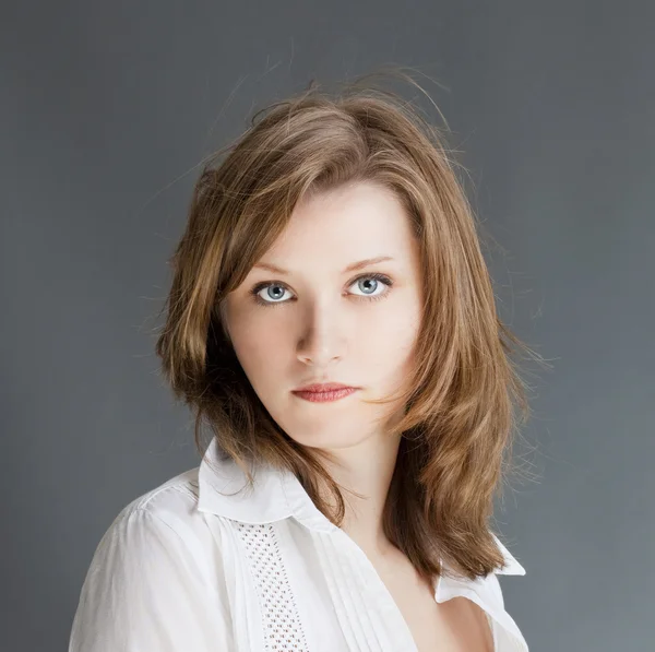 Portrait of a young girl — Stock Photo, Image