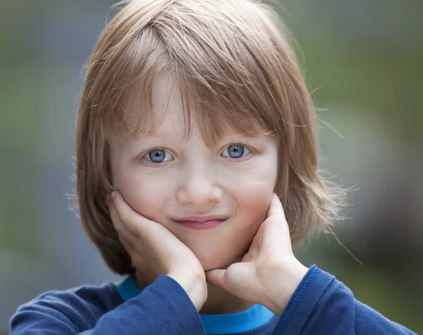 Retrato de um menino — Fotografia de Stock