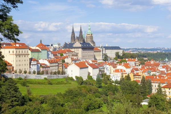 Praga - Castillo de Hrade.net y Catedral de San Vito — Foto de Stock