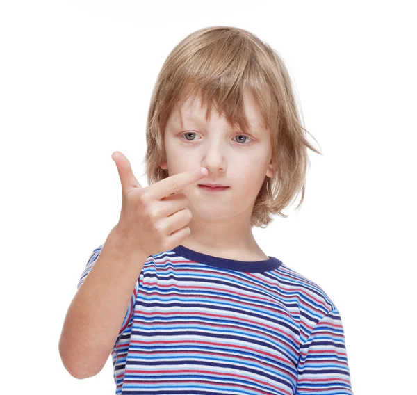 Niño contando con los dedos de su mano —  Fotos de Stock