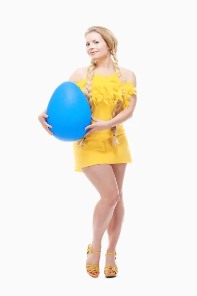 Büyük yumurta kadınla — Stok fotoğraf