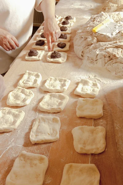 Baker, édes péksütemény gyártás — Stock Fotó