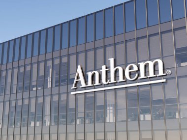 Indianapolis, ABD. 24 Ekim 2021. Sadece Editoryal Kullanım, 3D CGI. Camdan binanın tepesindeki Marş İmza Logosu. İş yeri Sigorta Finansal Hizmetler Şirketi Ofis Merkezi.