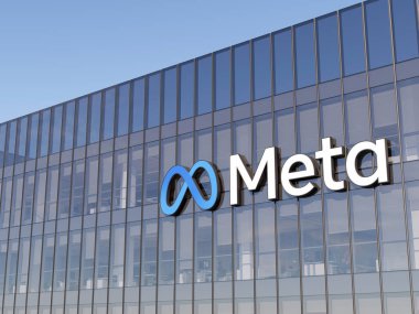 Menlo Park, Kaliforniya, ABD. 9 Ocak 2022. Sadece Editoryal Kullanım, 3D CGI. Cam Binanın tepesindeki Meta İmza Logosu. Metaverse İş yeri Teknolojisi Servis Şirketi Yüksek Binalar Ofisi Genel Merkezi.