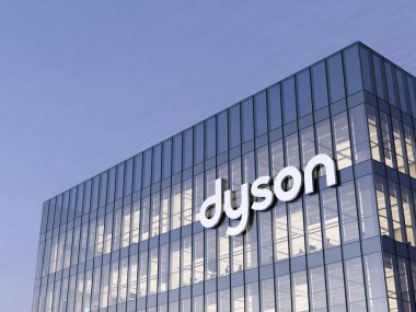 Malmesbury, Birleşik Krallık. 7 Ocak 2022. Sadece Editoryal Kullanım, 3D CGI. Dyson Hanedan Aletleri Şirketi Cam Binanın tepesindeki İmza Logosu. İşyeri Teknoloji Hırdavat Bürosu Merkezi.
