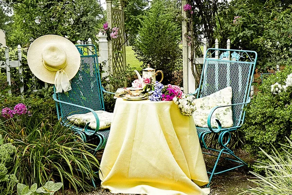 Tea in the Garden — Stock Photo, Image