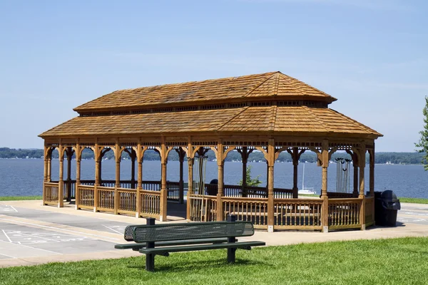 Grande gazebo — Fotografia de Stock