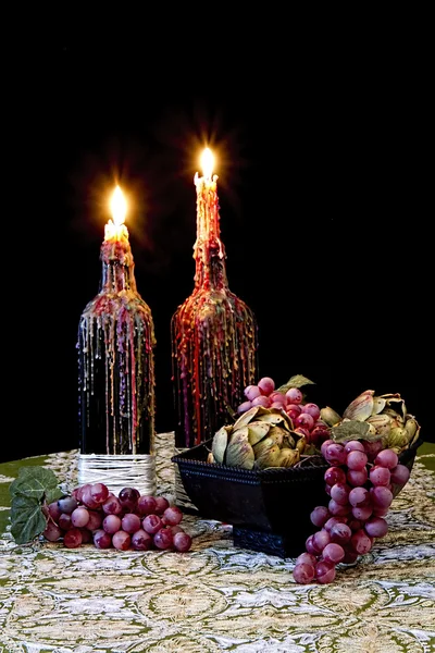 Две свечи с плавильным воском — стоковое фото