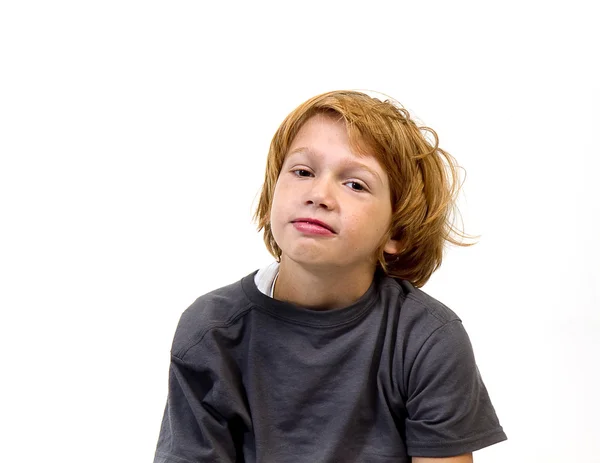 イチゴの金髪の少年 — ストック写真