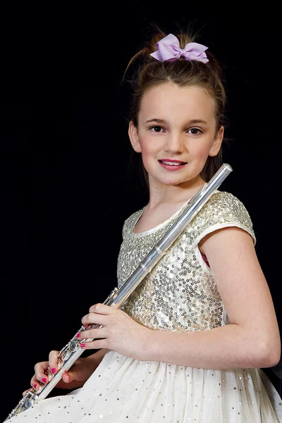 Jovem pré-adolescente Flautista — Fotografia de Stock