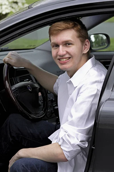 Young Man Posing Next His Gray Car Senior Photoshoot Auburn — Fotografia de Stock