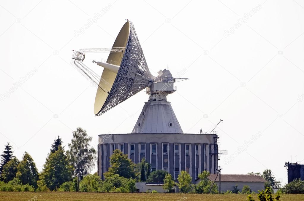 The giant radiotelescope