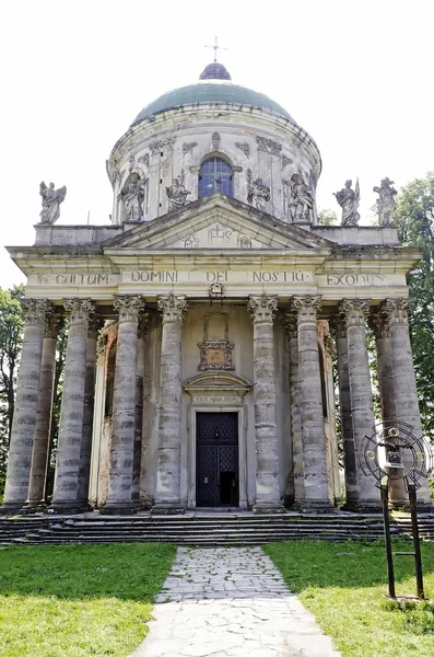 Rooms-katholieke kerk van de Heilige en st. jose Kruisverheffing — Stockfoto