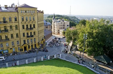 Kiev, Ukrayna - Eylül 02: yenileme 02 Eylül 2012 tarihinde kiev, Ukrayna turist andrew's kökenli açıldıktan sonra. andrew's asıllı fotoğraf görünümünde.