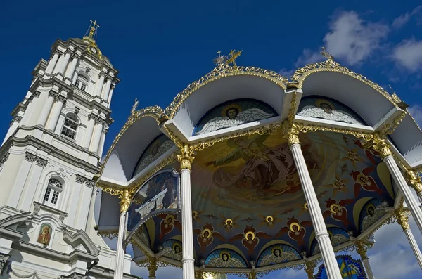 Klockstapeln i pochaev lavra — Stockfoto