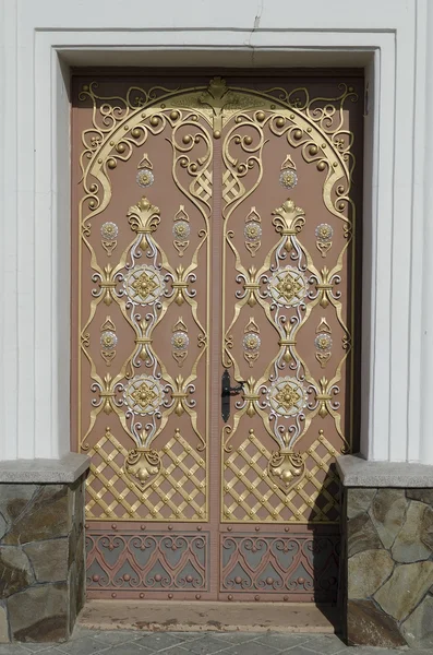 Eintritt in die Entschlafungskathedrale in Pochaev lavra — Stockfoto