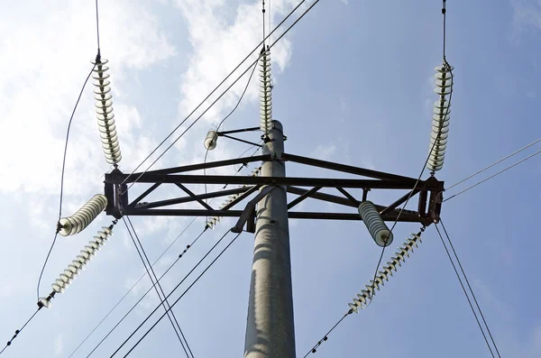 Linha de transmissão elétrica — Fotografia de Stock