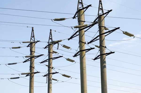 Linha de transmissão elétrica — Fotografia de Stock