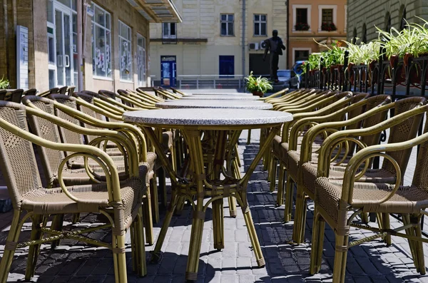 Wicker rottingmöbler (bord och stolar) — Stockfoto