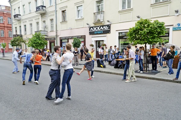 Minsk'te Merkezi yıldızların altında disco — Stok fotoğraf