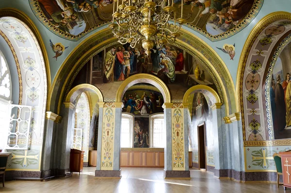 Interiör av barbara kyrkan i pochaev lavra — Stockfoto