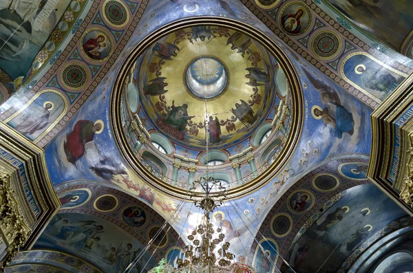 Interior of the Holy Dormition Cathedral in Pochaev Lavra (Pocha — Stock Photo, Image