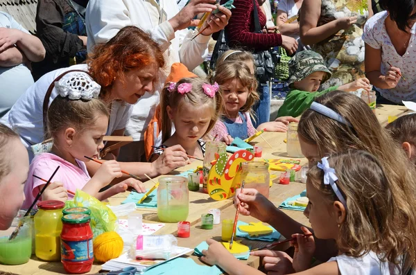 Children learn to draw — Stock Photo, Image