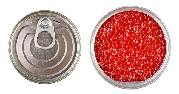 Caviar vermelho em estanho metálico isolado sobre branco — Fotografia de Stock