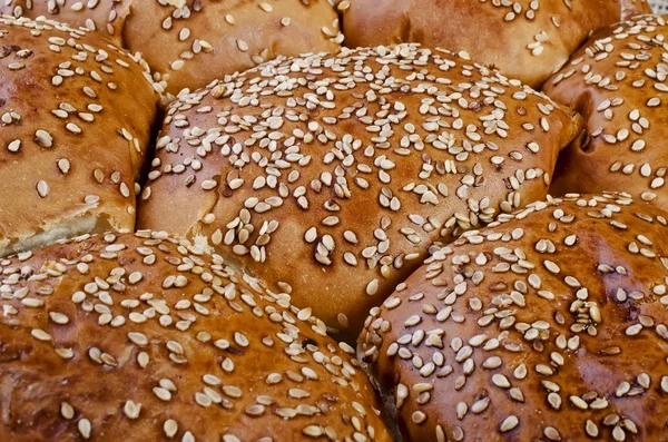 Pane con semi di sesamo — Foto Stock