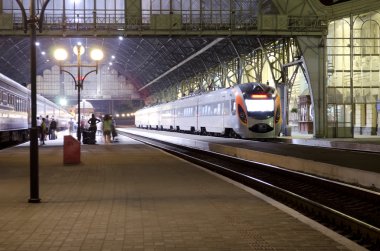 tren istasyonunda tren