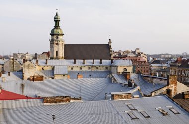 lvov eski şehir rooftops üzerinde göster