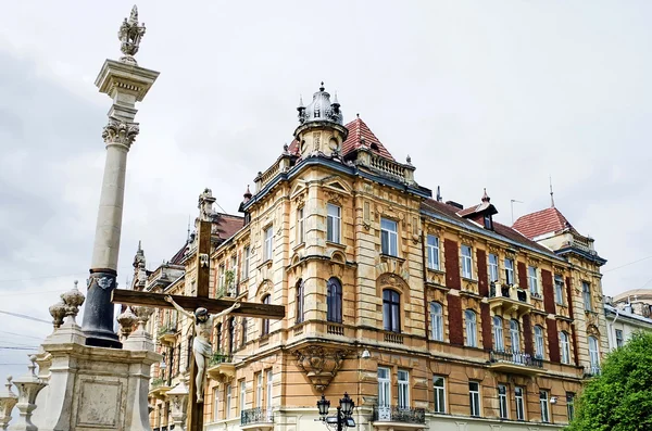 Prachtig oud gebouw in lvov — Stockfoto