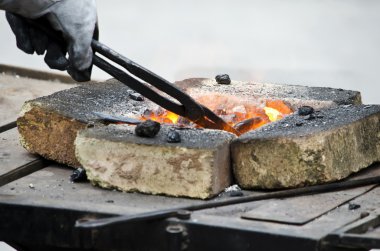 kömürlerin demirhane içinde