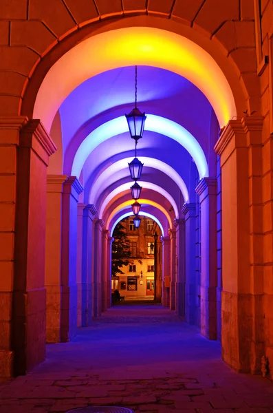 Schöne bunte Straßenlaterne — Stockfoto