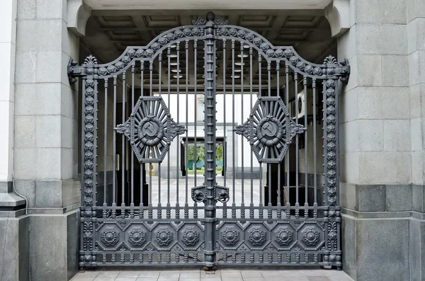 Puerta con símbolos de la URSS —  Fotos de Stock