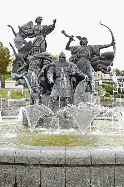 Monumento aos fundadores de Kiev — Fotografia de Stock