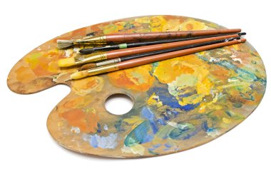 bir palette Boya fırçaları